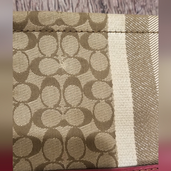 COACH Legacy Clutch (Flaws) - Picture 8 of 10